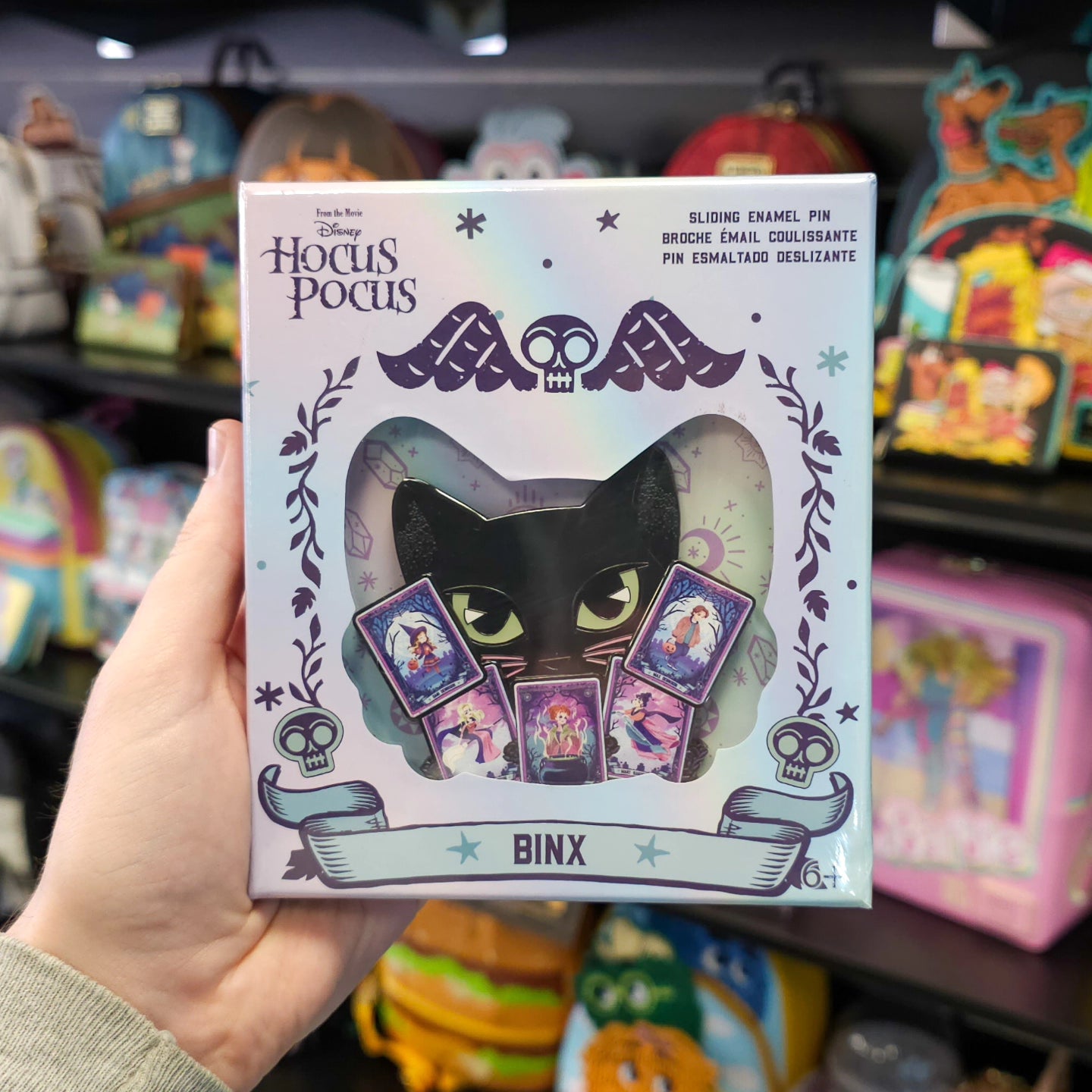 HOCUS POCUS TAROT BINX GLOW IN THE DARK SLIDING 3" COLLECTOR BOX PIN